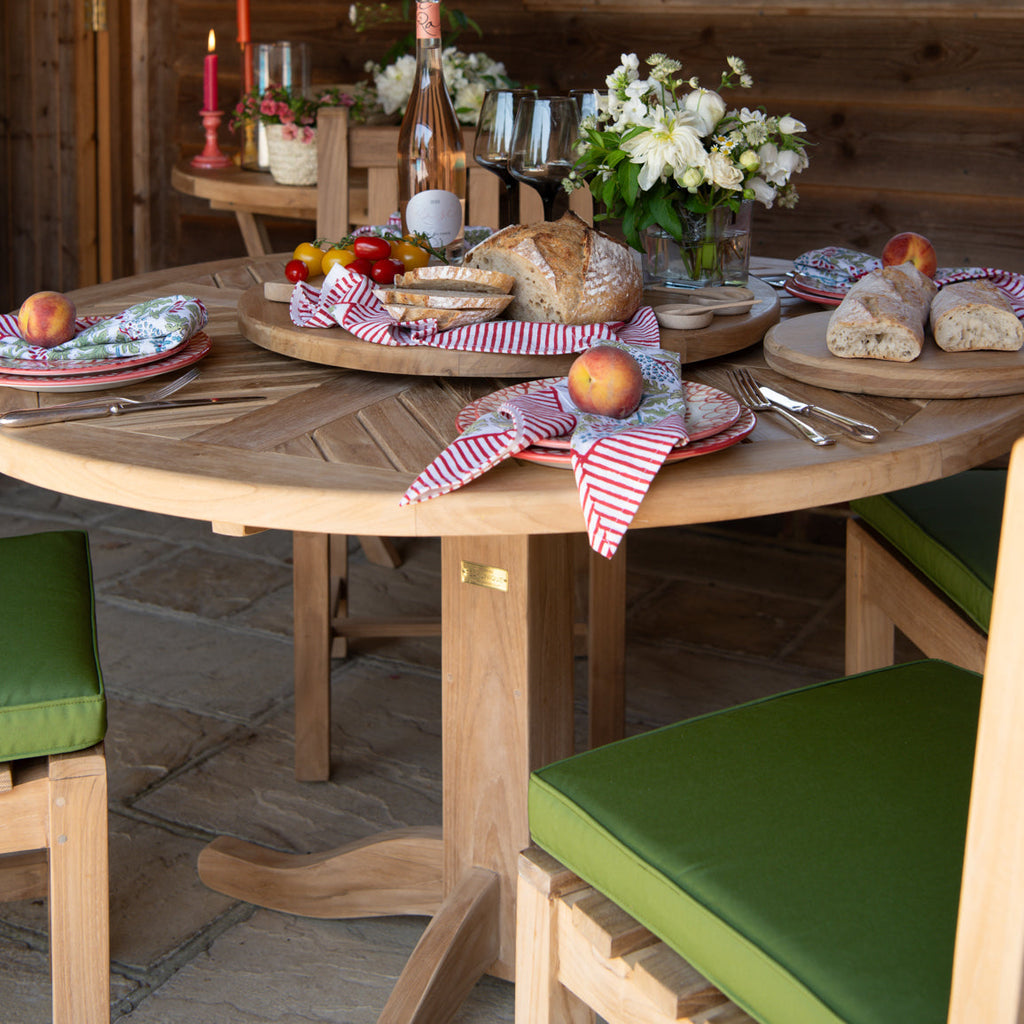 Daisy Round Pedestal Table (3 Sizes)