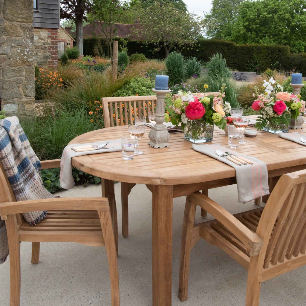 Lily Oval Table